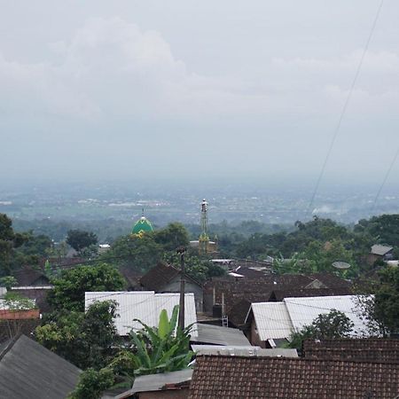Spot On 93943 Sakinah Homestay Bromo Syariah Near Rest Area Wringinanom Маланг Екстер'єр фото